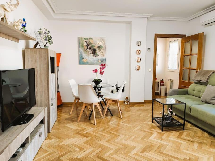 Apartamentos Turisticos Seviro מדריד מראה חיצוני תמונה
