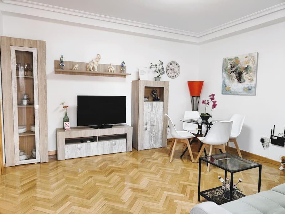 Apartamentos Turisticos Seviro מדריד מראה חיצוני תמונה